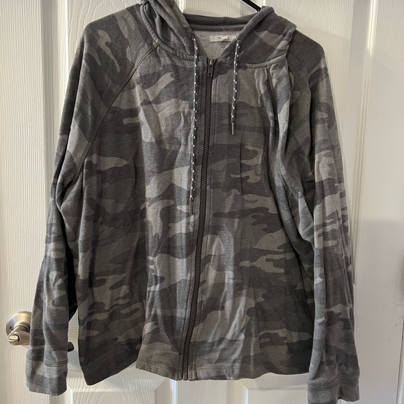 Maurice’s Gray Camouflage Full Zip Hoodie 1X - Picture 2 of 9